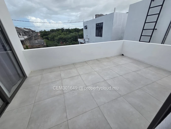 Elegant & Modern 4-bedroom Villa for Sale in Grand Gaube