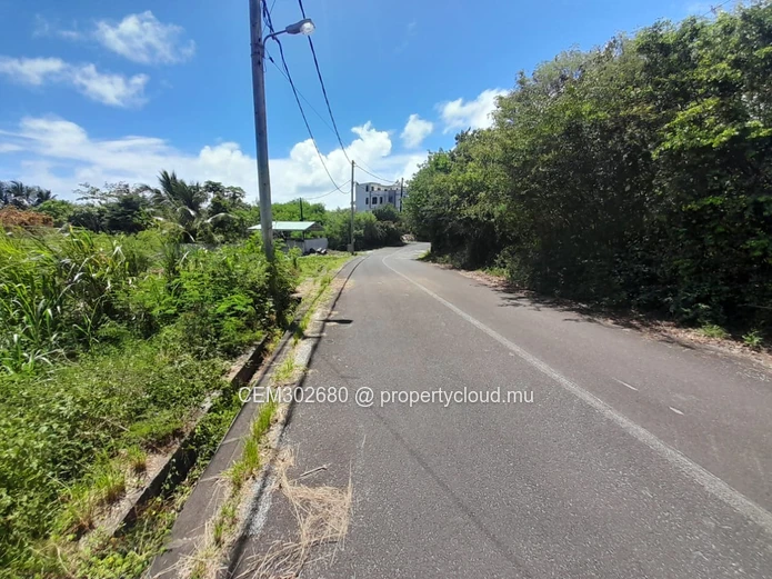 8.5 Perches Residential Land for Sale in Pereybere 