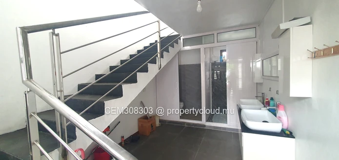 House for Sale – Rose Hill | 8 Bedrooms 