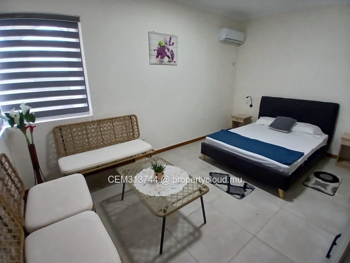  2 Chambres Appartement Meublé à Louer – Mont Choisy 