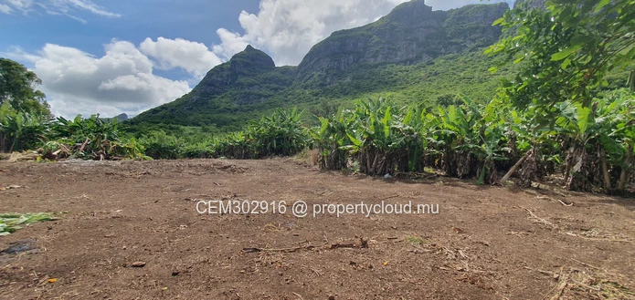 26.29 perches Freehold Residential Land for Sale at La Laura Peter Both