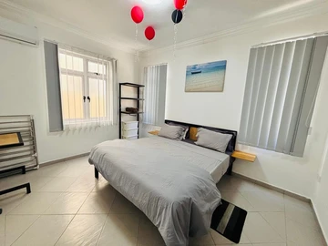 6 Bedroom Apartment