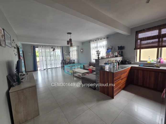 Elegant & Modern 4-bedroom Villa for Sale in Grand Gaube