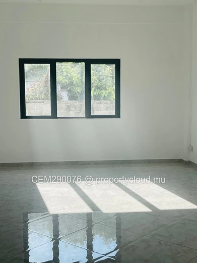 Two-Unit House With Investment Potential for Sale – Quatre Bornes (Near Sodnac)