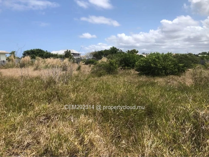 Residential Plot of 18.52 Perches for Sale – Beau Vallon, Côte Champs