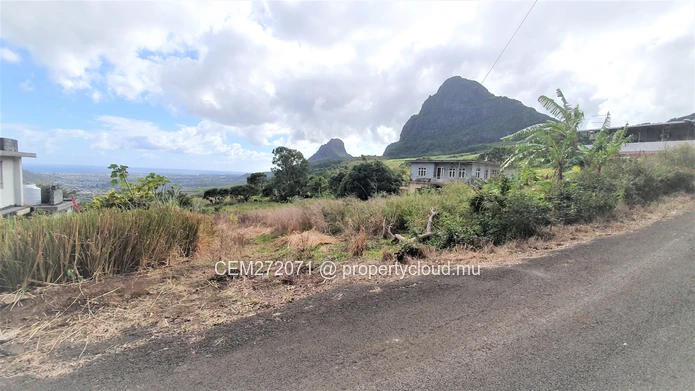 Terrain résidentiel de premier choix à vendre dans la Vallée des Prêtres, Nord - Vue sur la mer et les montagnes !