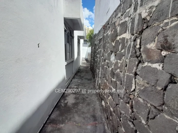 Prime Commercial or Residential Building for Sale in Port Louis