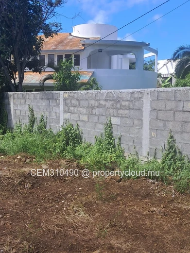 Villa with Land for Sale – Blue Bay | 14 Perches 