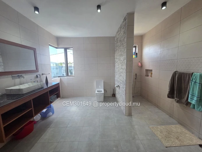 Elegant & Modern 4-bedroom Villa for Sale in Grand Gaube