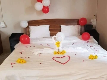 16 Bedroom Hotel