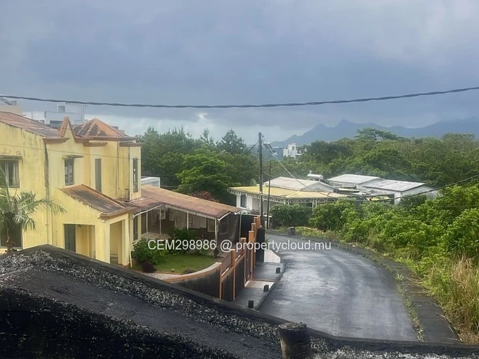 Charming Individual House for Sale – Hermitage