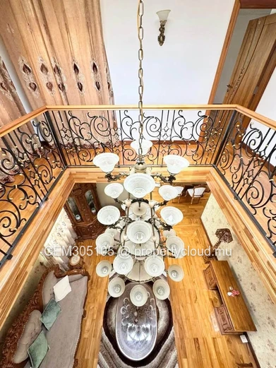 Elegant 5-Bedroom Furnished House for Rent in Floréal – Spacious Garden, Prime Location