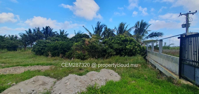 Fully Equipped Poultry Farm For Sale – La Martinière, Chamouny 