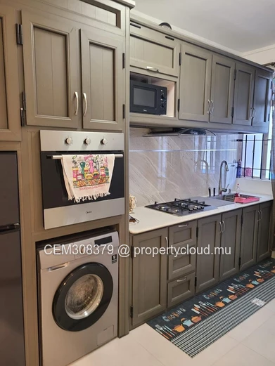 Modern Coastal Living | Chic 3-Bedroom Apartment 100m from Pereybere Beach