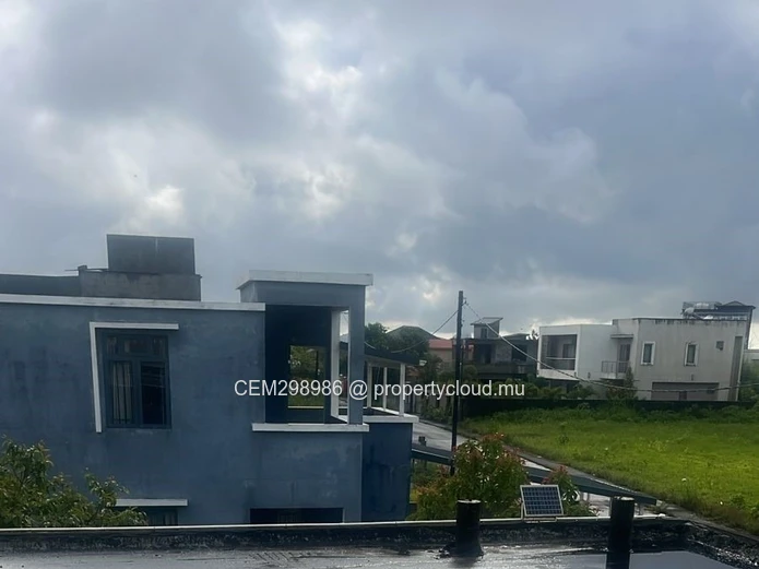 Charming Individual House for Sale – Hermitage