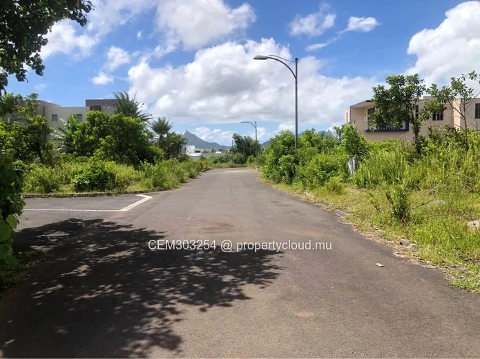 12.28 perches Residential Land for Sale in Aurea Bois d’Ebene, côte d’or