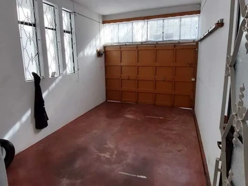 6 Bedroom House