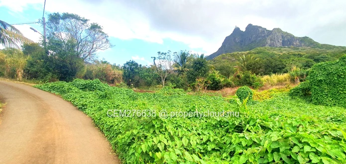 Hillside Agricultural Land for Sale – Shrimati Indira Gandhi Street, Crève Coeur