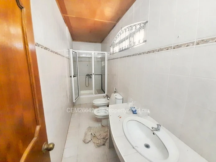 Spacious 4-Bedroom House For Sale In Prime Cap Malheureux