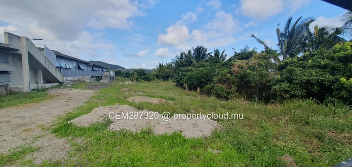 Fully Equipped Poultry Farm For Sale – La Martinière, Chamouny 