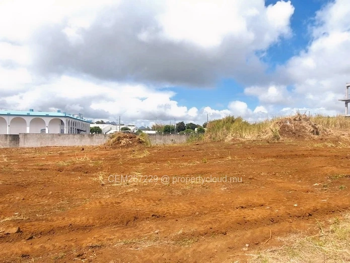 Prime residential land for sale in Sodnac, Quatre bornes