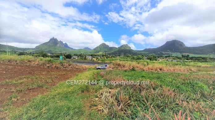 Agricultural Land for Sale – 233 Perche(s), Long Mountain, North