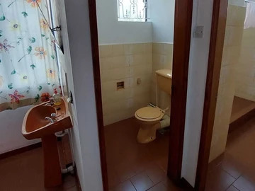 6 Bedroom House