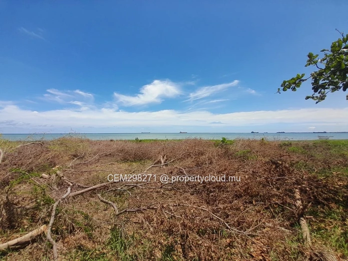 Beachfront Individual Villa for Sale in Pointe aux Sables