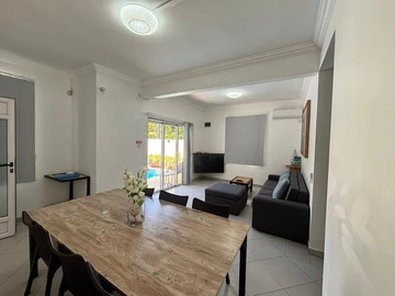 6 Bedroom Apartment