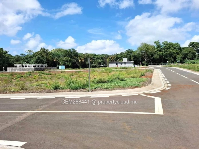 Prime Location Residential Land For Sale – Near Port Chambly