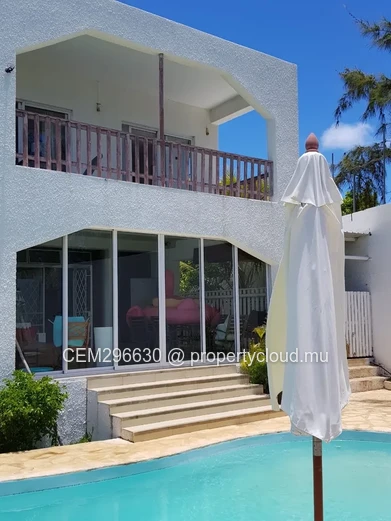 Luxurious Seafront Villa for Sale – Calodyne