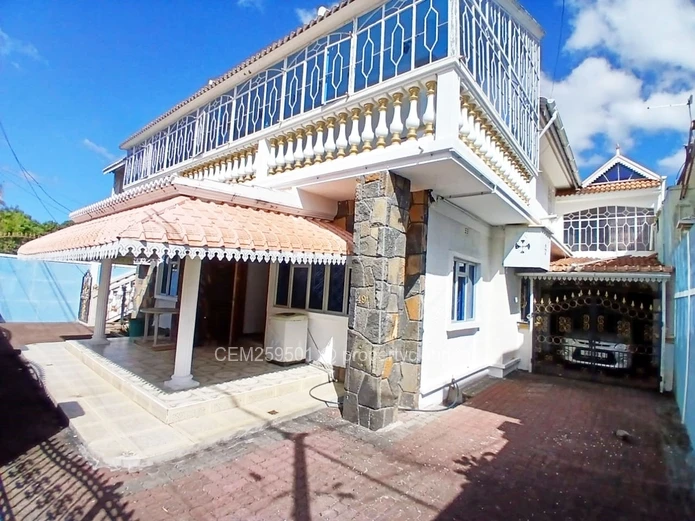 House for sale in Vieux Quatre Bornes 