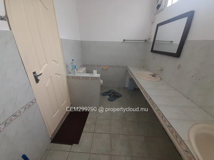  Individual beachfront Villa for Sale in Souillac