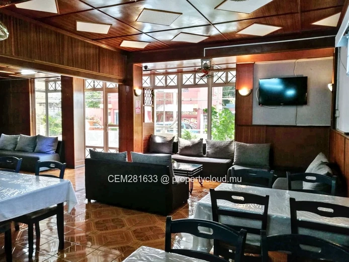 Exceptional Investment Opportunity in Quatre Bornes: Luxurious Resort Hotel for Sale!