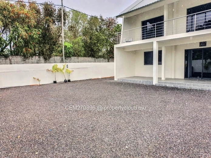 Furnished family house for rent in Curepipe