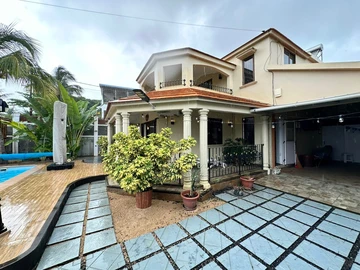 5 Bedroom House