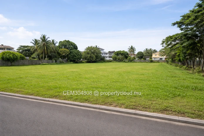 Commercial Land for Sale – Roche Brunes 680 Toises
