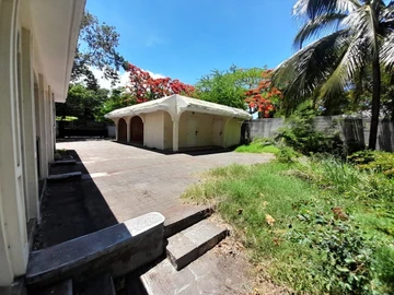 5 Bedroom Villa