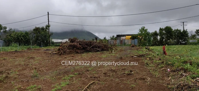 26 perche Land for Sale in Circonstance, Moka – Prime Spot for Your Next Investment!