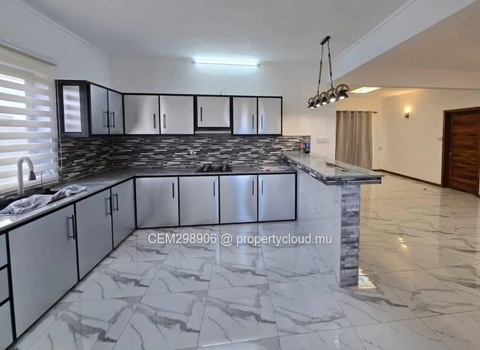  Brand New Commercial Building for Sale – Domaine du Moulin