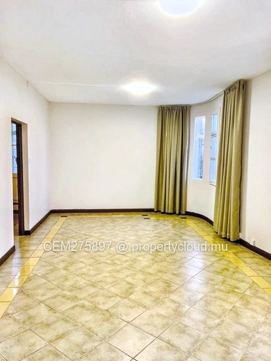 Unfurnished House for Rent in Sodnac – Suitable for Business or Living