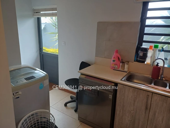 Furnished Studio for Rent – Ebène 