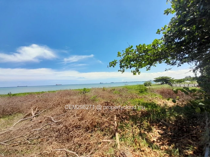 Beachfront Individual Villa for Sale in Pointe aux Sables