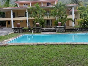 5 Bedroom Villa