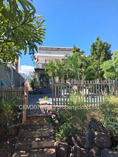 Beachfront Apartment for Rent – Flic en Flac | 2 Bedrooms 