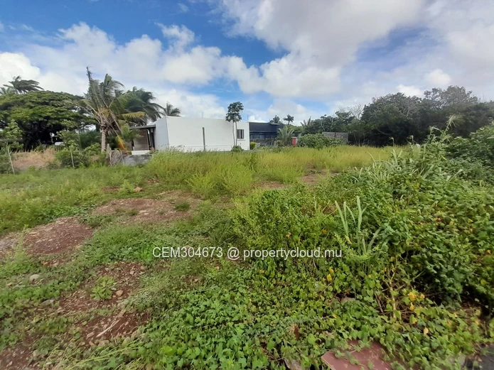 Land for Sale in St François, Calodyne – 7 Perches 
