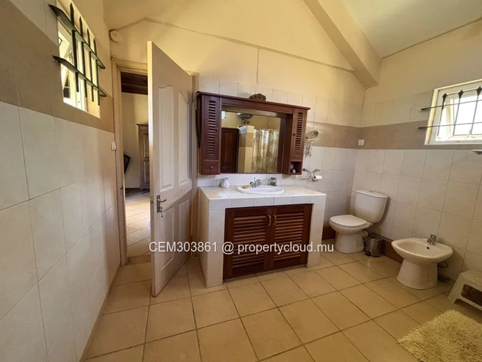 FOR SALE – COUNTRYSIDE ESTATE WITH TOURISM POTENTIAL IN Bras d’Eaux, MAURITIUS