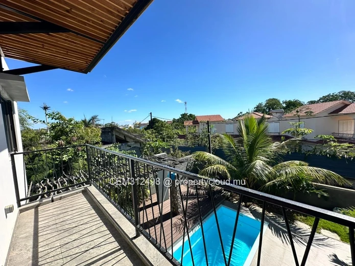 Exceptional Contemporary  4-bedroom Villa for sale in Grand-Baie — Vingt-Pieds
