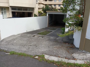 12 Bedroom Apartment