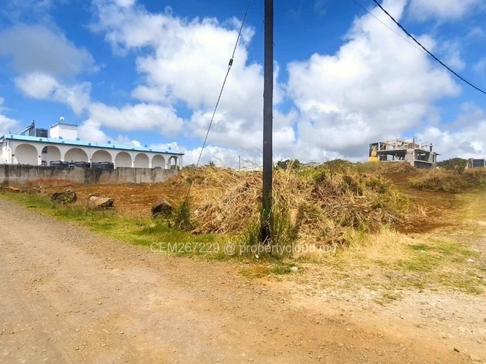Prime residential land for sale in Sodnac, Quatre bornes